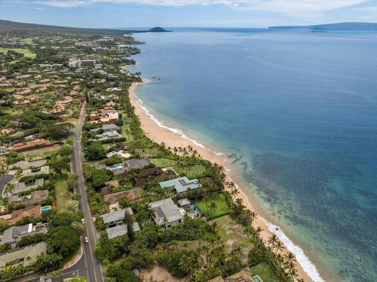 Kihei, Hawaii 96761, United States, 5 Bedrooms Bedrooms, ,4 BathroomsBathrooms,Residential,Pending,207723