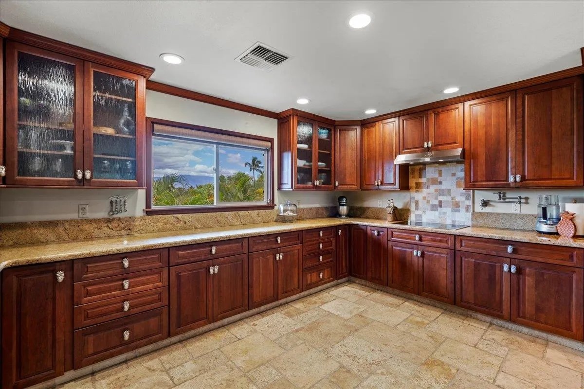 Kihei, Hawaii 96761, United States, 5 Bedrooms Bedrooms, ,4 BathroomsBathrooms,Residential,Pending,207723