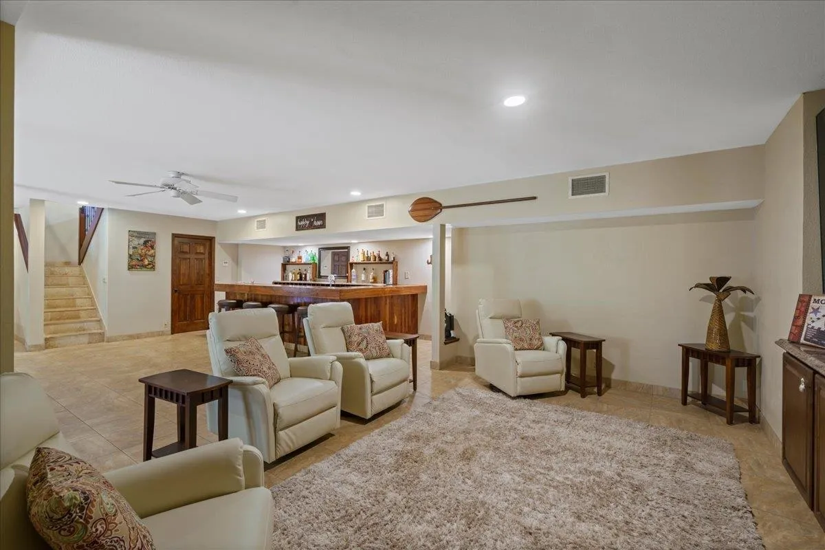 Kihei, Hawaii 96761, United States, 5 Bedrooms Bedrooms, ,4 BathroomsBathrooms,Residential,Pending,207723