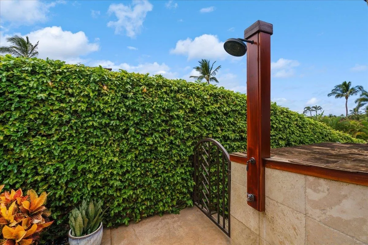 Kihei, Hawaii 96761, United States, 5 Bedrooms Bedrooms, ,4 BathroomsBathrooms,Residential,Pending,207723