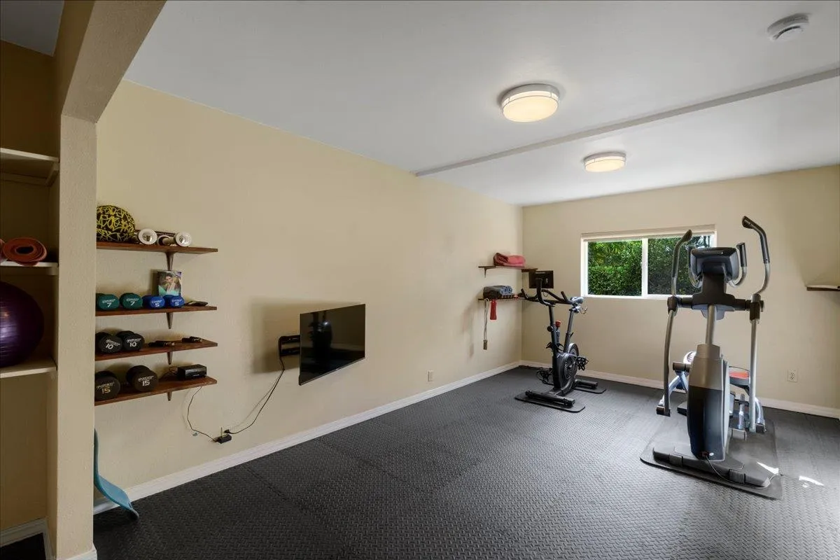 Kihei, Hawaii 96761, United States, 5 Bedrooms Bedrooms, ,4 BathroomsBathrooms,Residential,Pending,207723