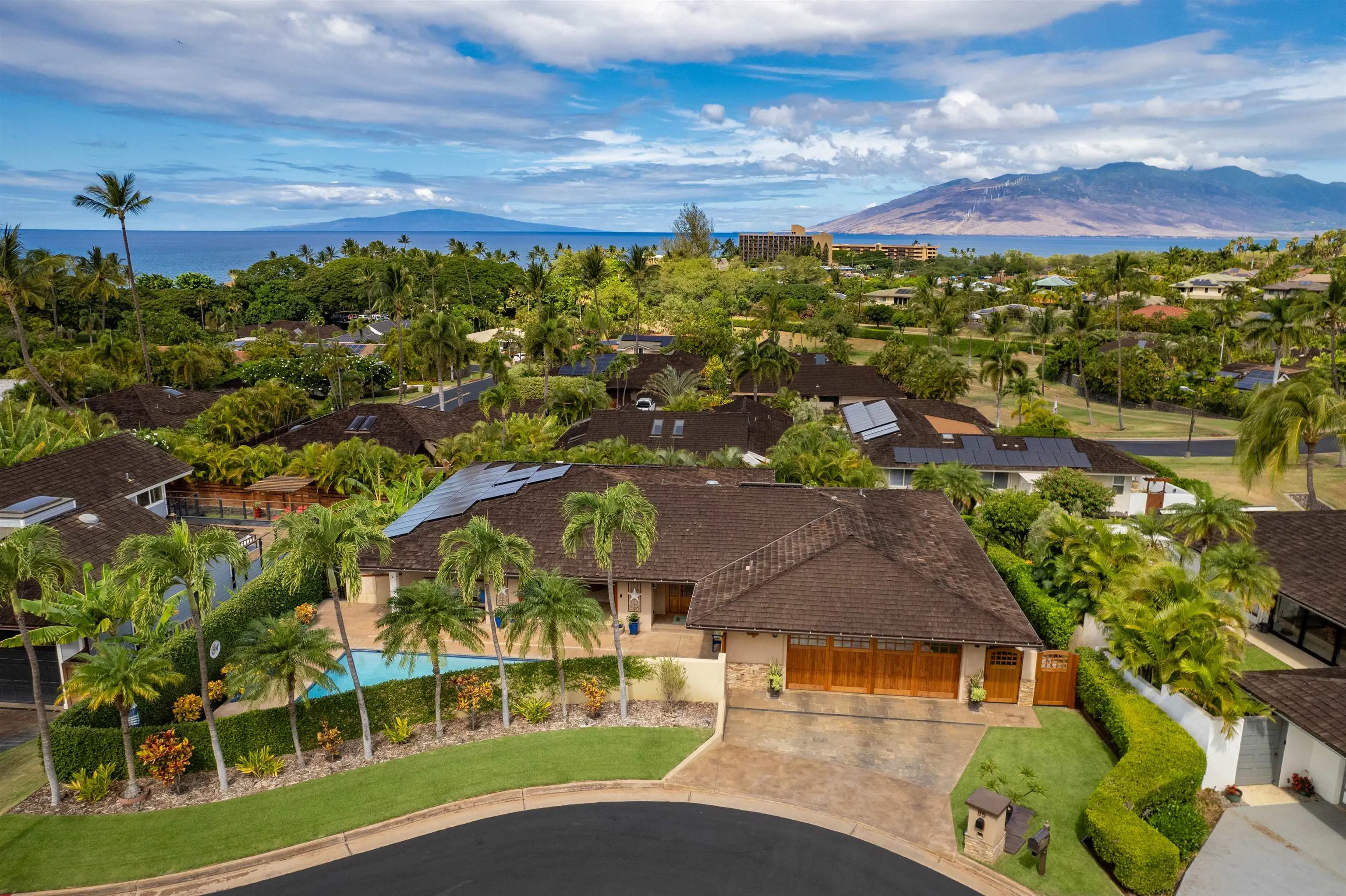 Kihei, Hawaii 96761, United States, 5 Bedrooms Bedrooms, ,4 BathroomsBathrooms,Residential,Pending,207723