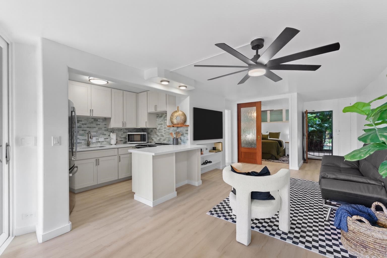 3823 Lower Honoapiilani Rd 105