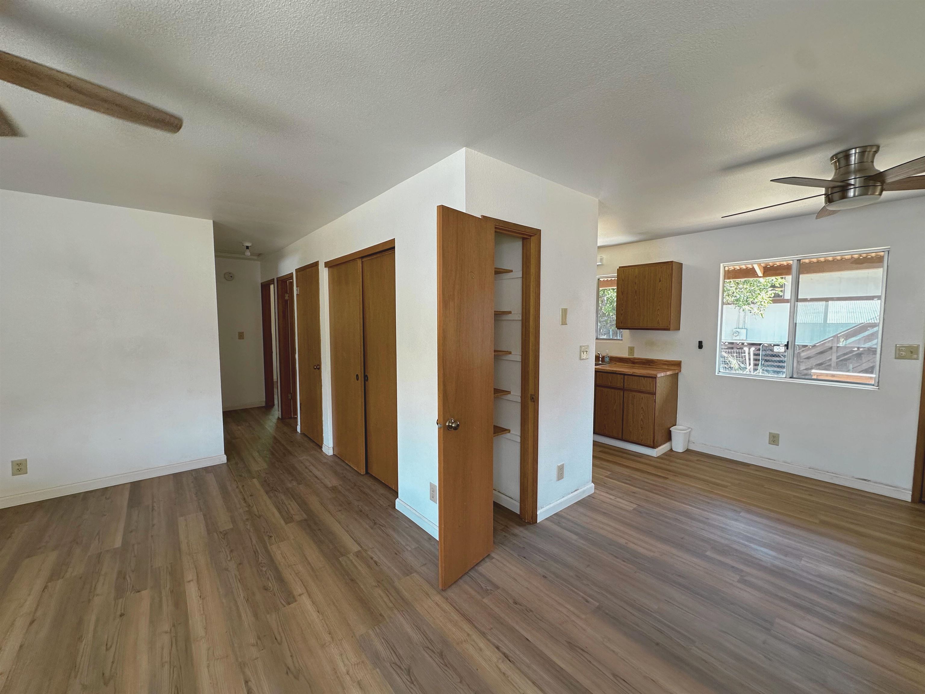 390 Auhana Rd B
