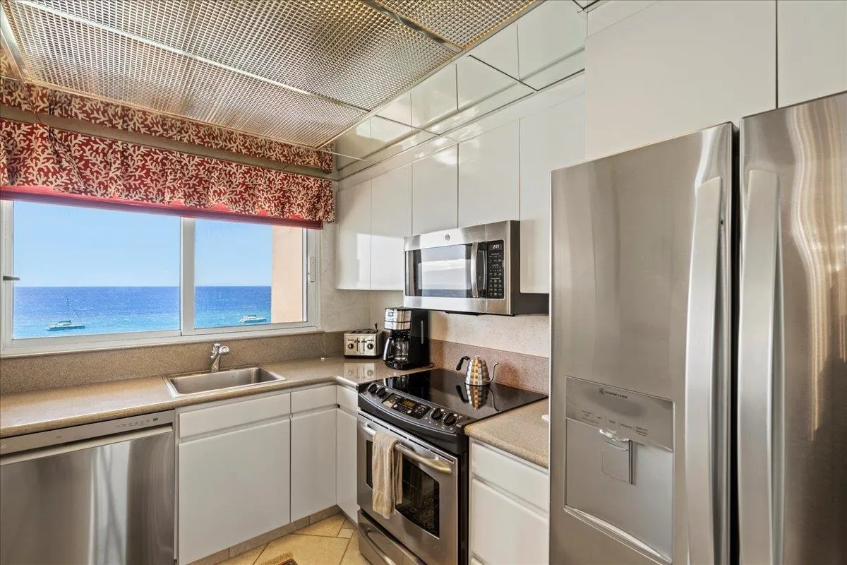 Lahaina, Hawaii 96761, United States, 1 Bedroom Bedrooms, ,2 BathroomsBathrooms,Residential,Pending,116189