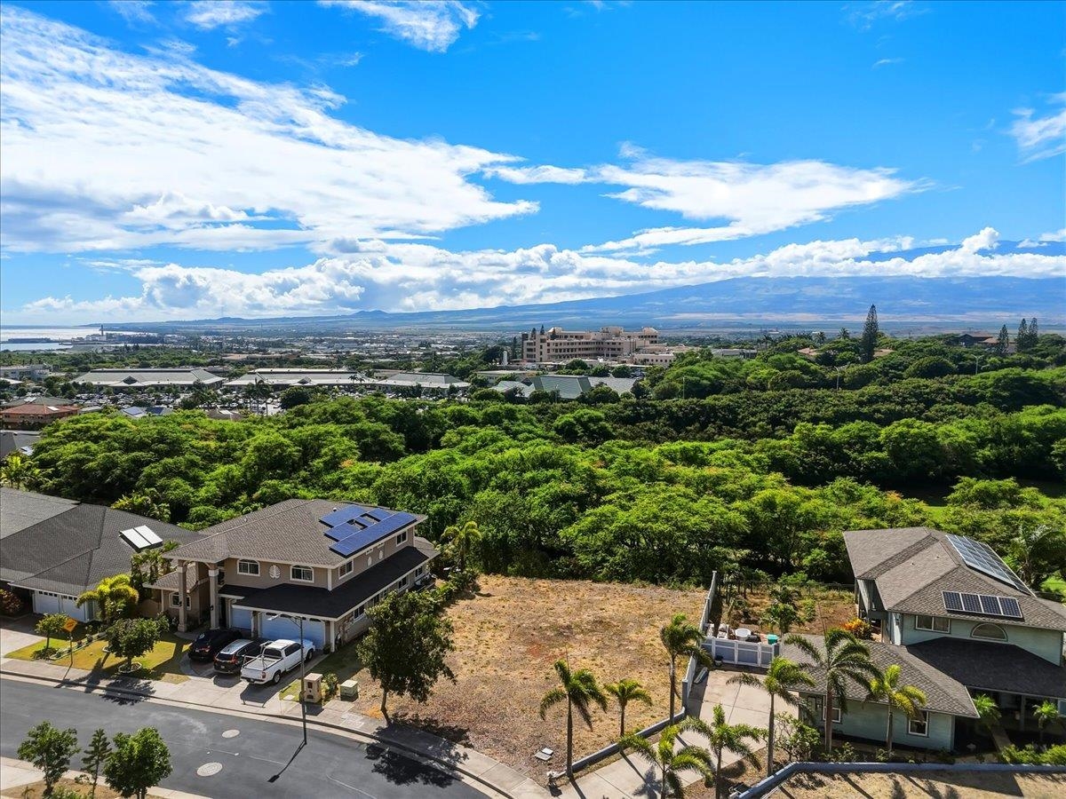 33 Kamakoa Loop