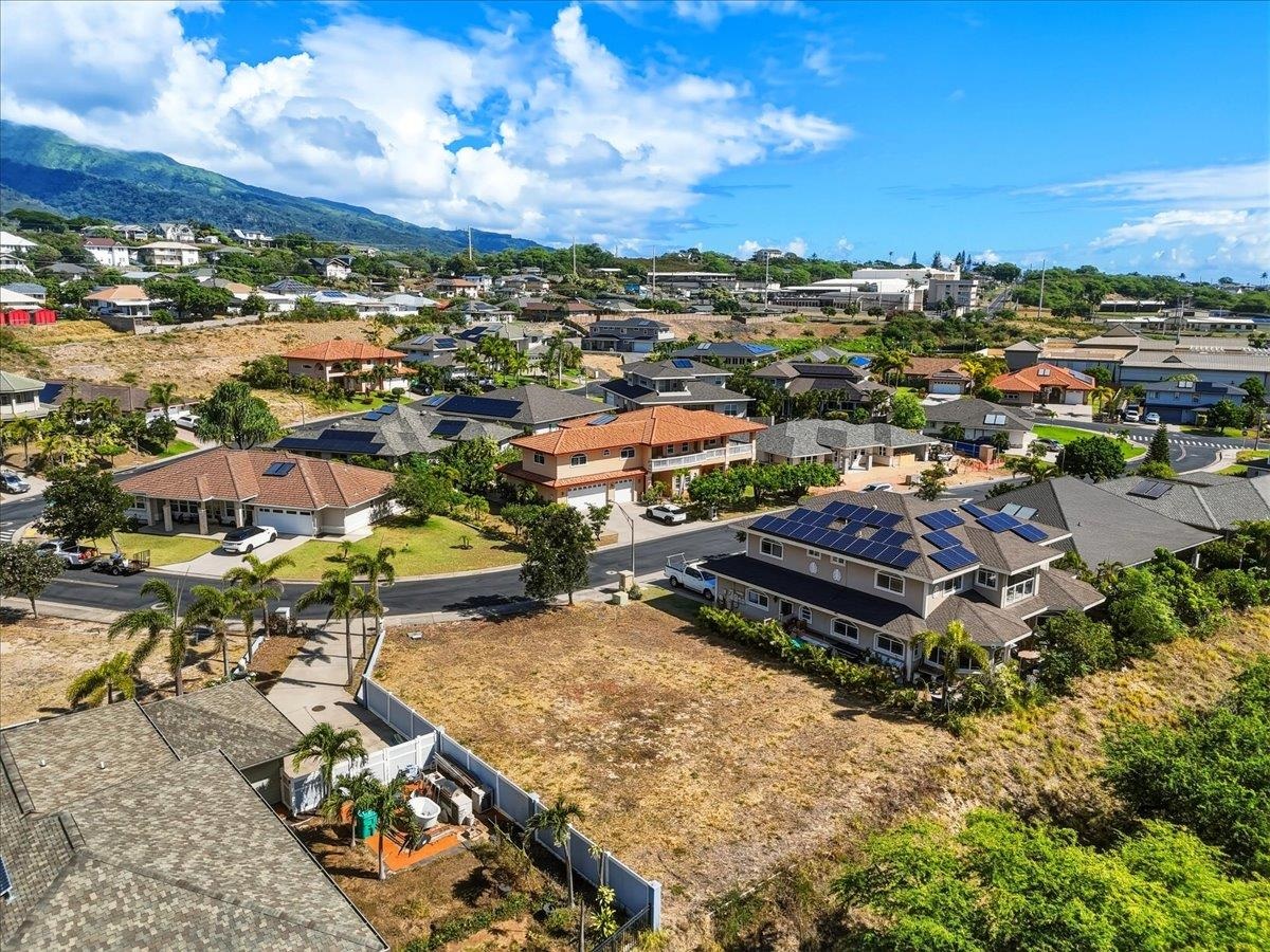 33 Kamakoa Loop