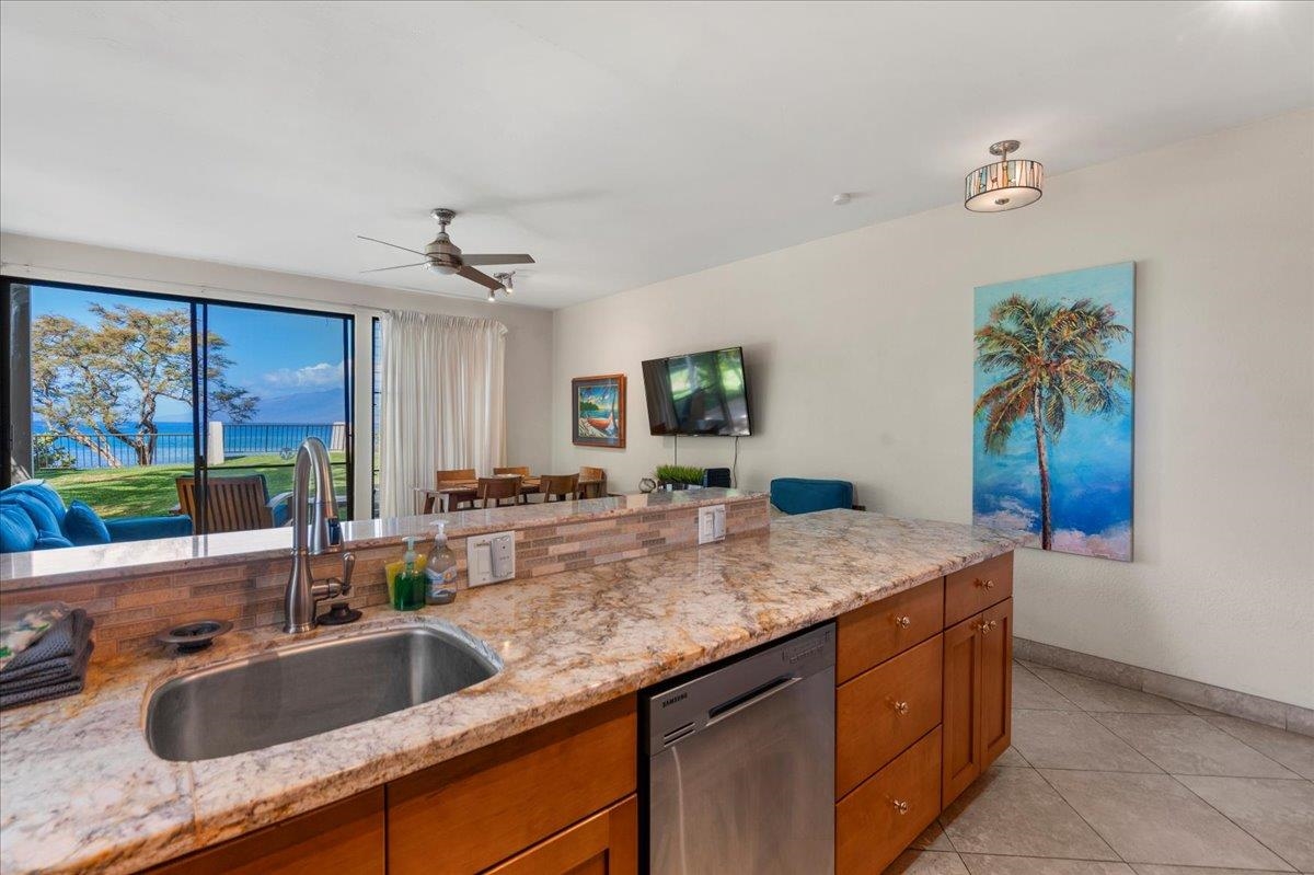 5271 Lower Honoapiilani Rd B44