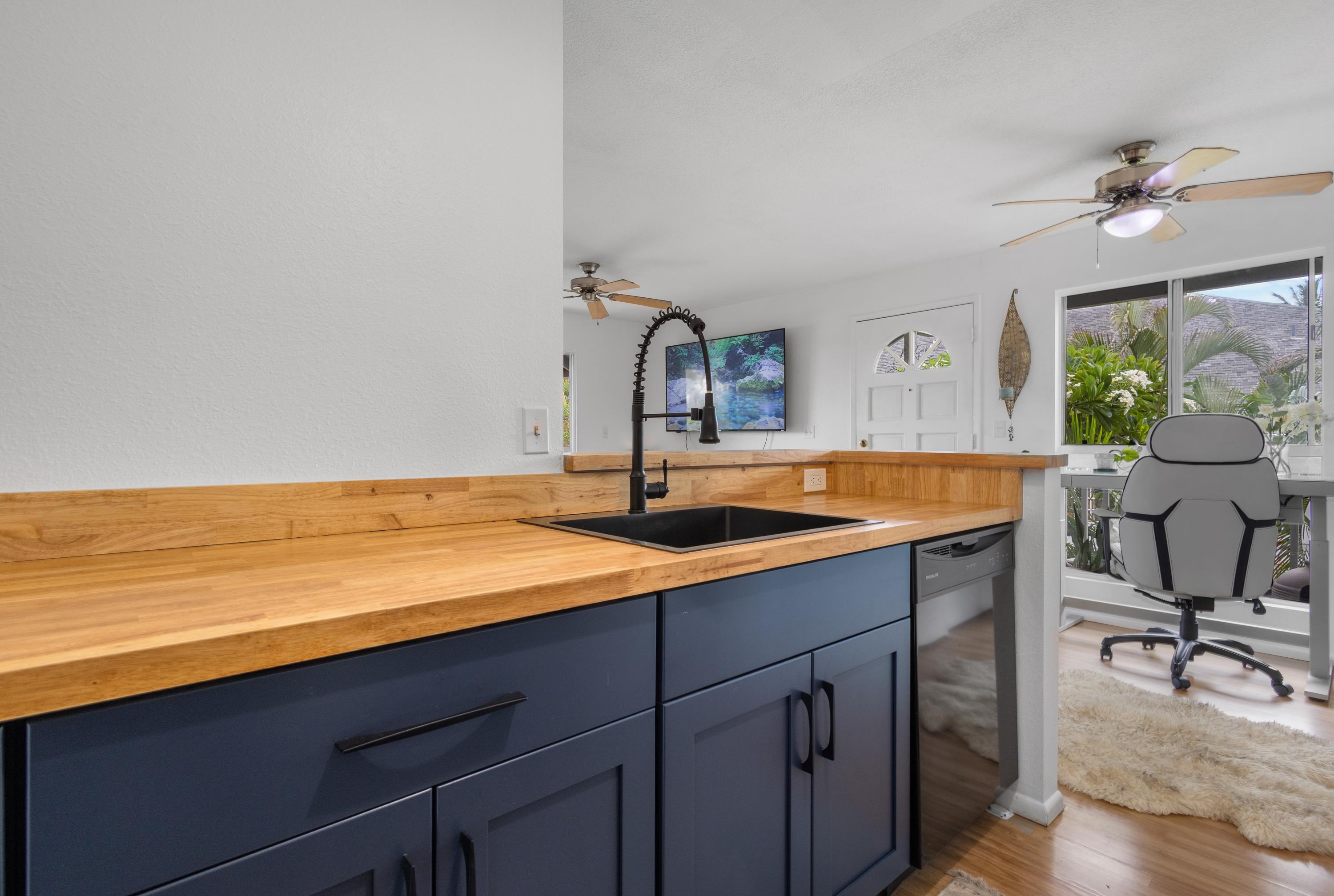 160 Keonekai Rd 22-201