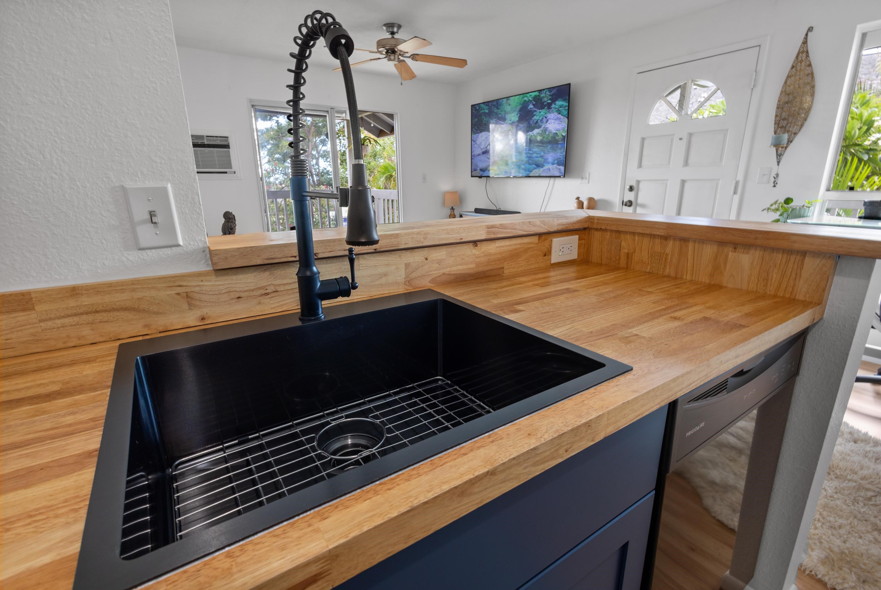 160 Keonekai Rd 22-201