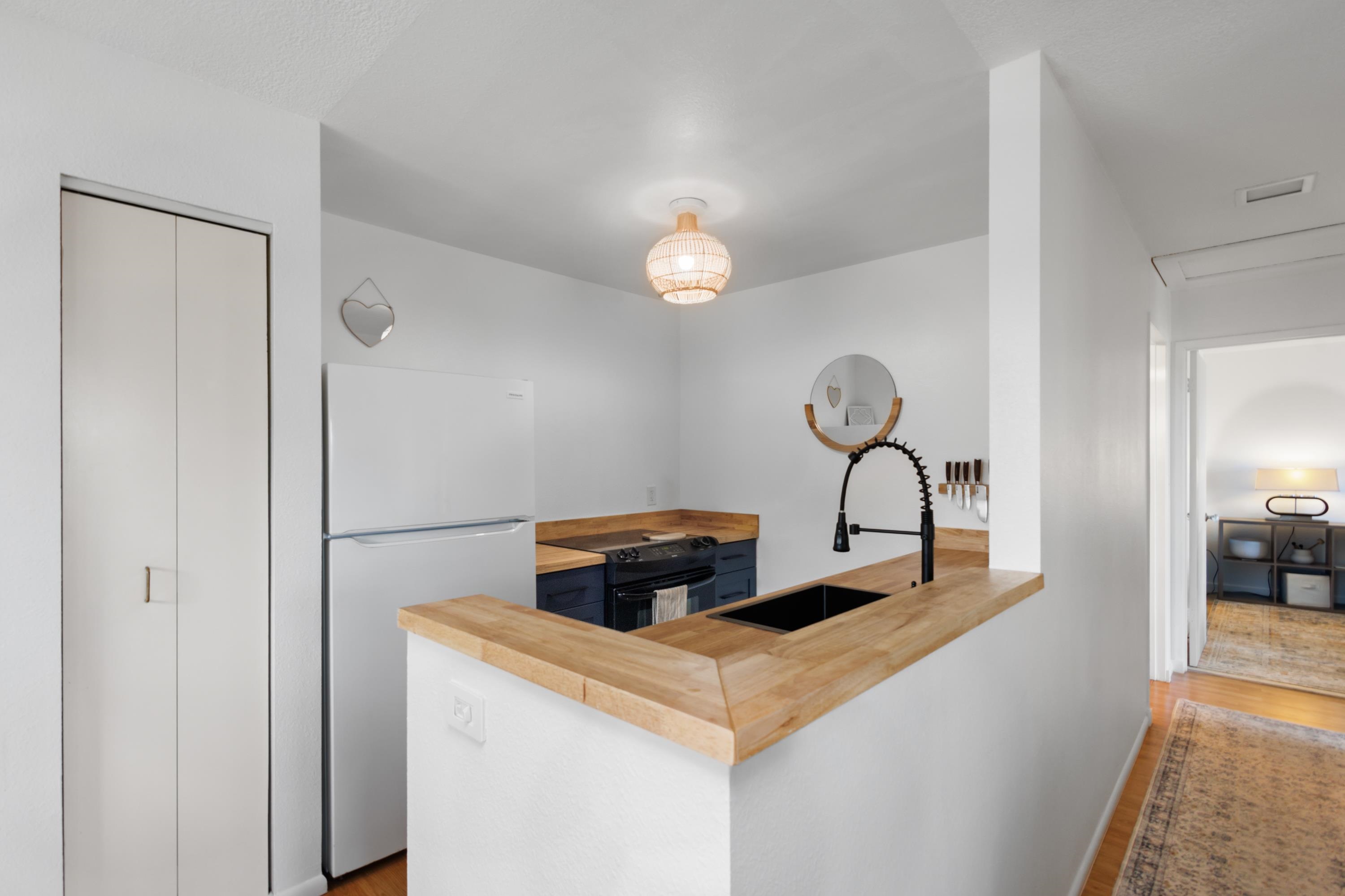 160 Keonekai Rd 22-201