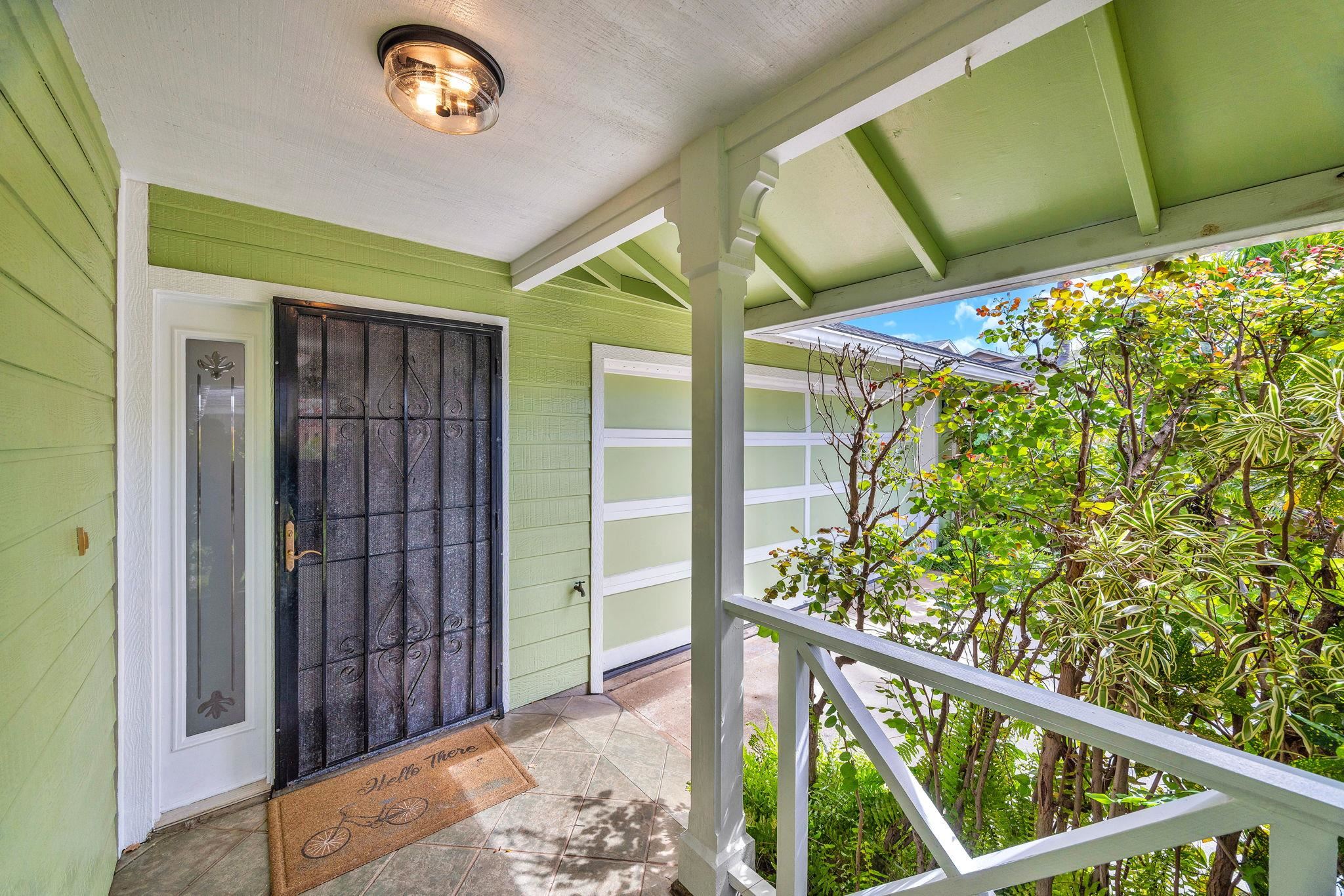 192 Poniu Cir