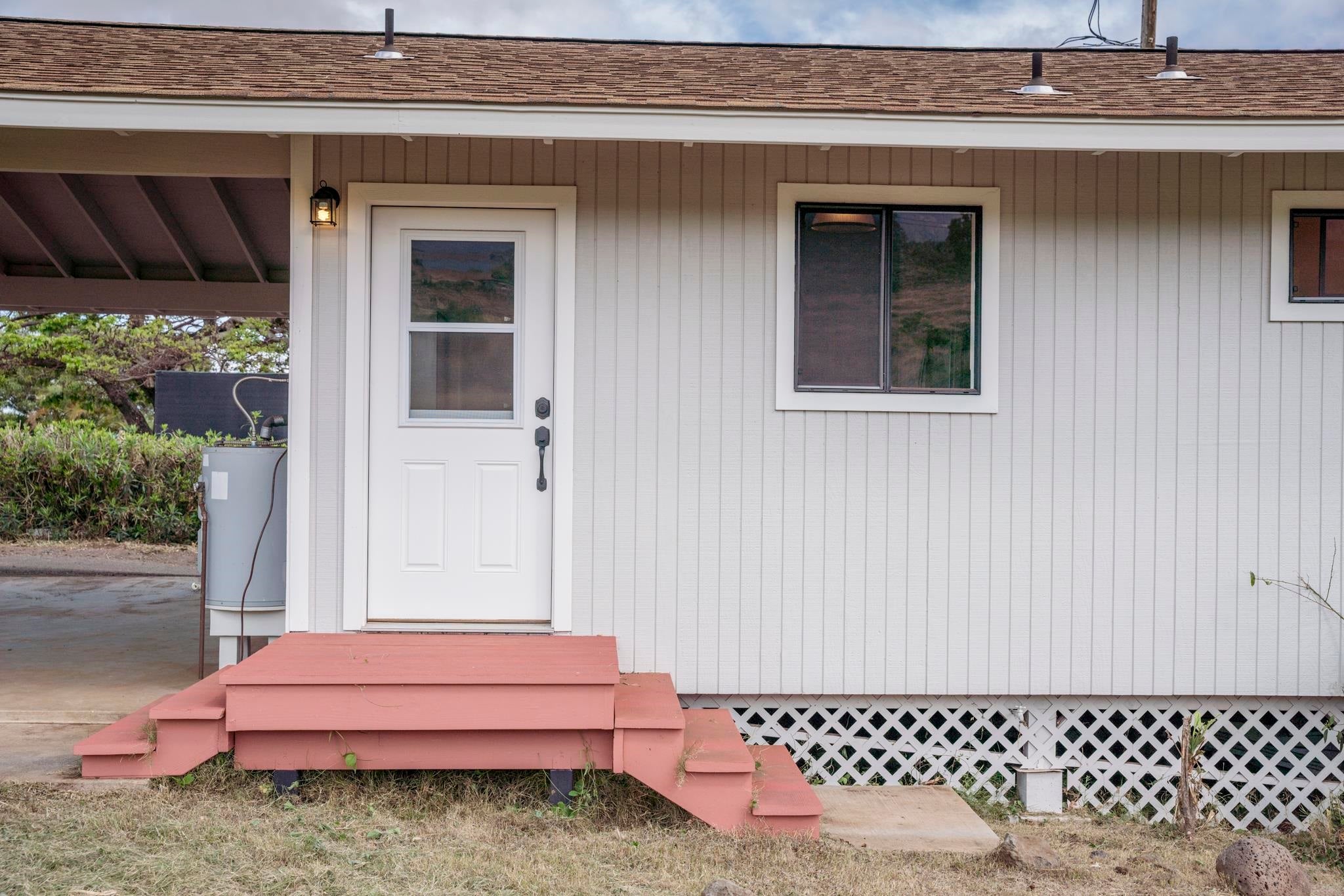 1298 Naalae Rd