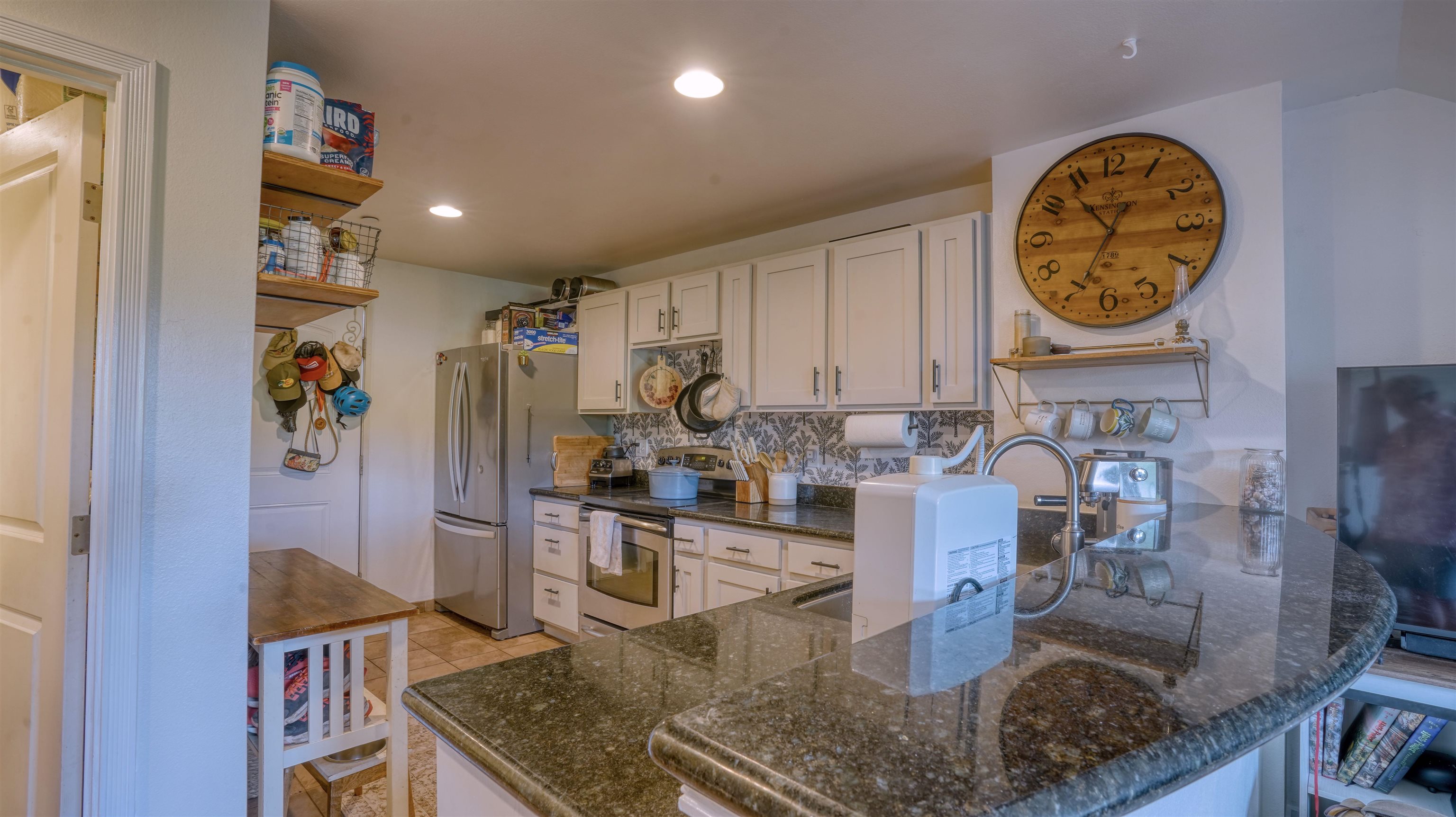 3710 Lower Honoapiilani Rd F44