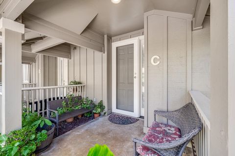 23 Kaloaloa Way 6C Wailuku HI 96793