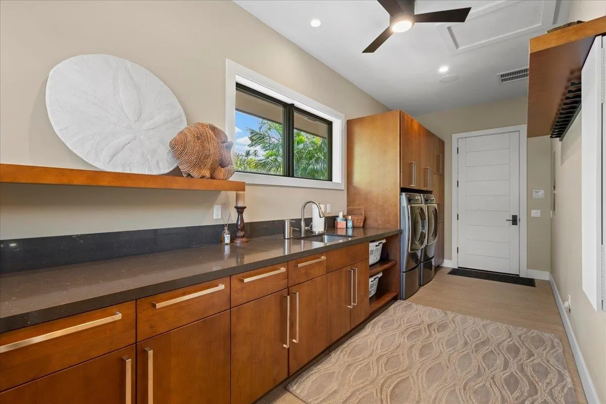 Lahaina, Hawaii 96761, United States, 4 Bedrooms Bedrooms, ,4 BathroomsBathrooms,Residential,Active,256694