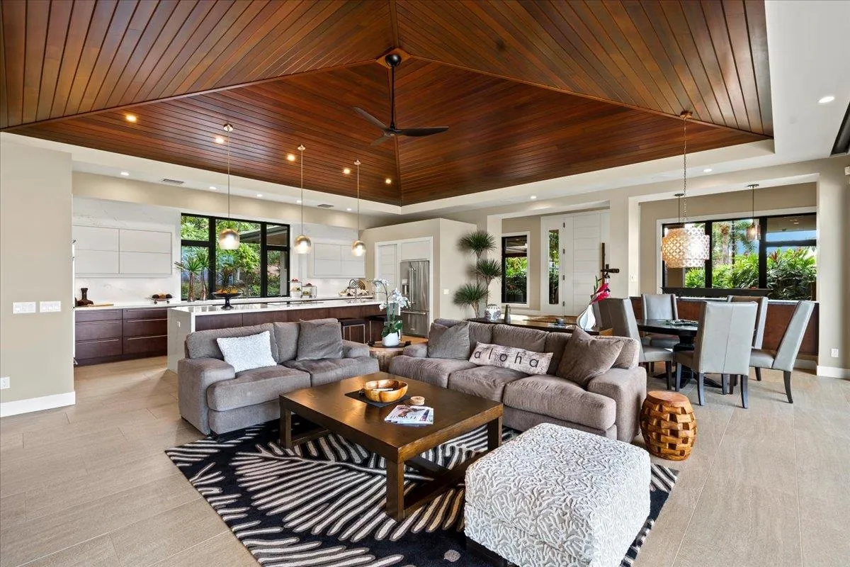 Lahaina, Hawaii 96761, United States, 4 Bedrooms Bedrooms, ,4 BathroomsBathrooms,Residential,Active,256694