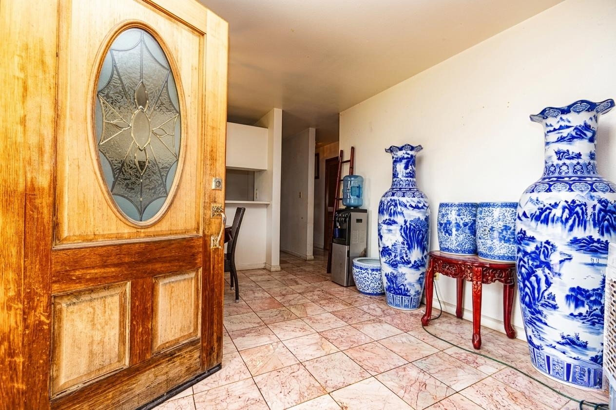 925 Kuhio Pl
