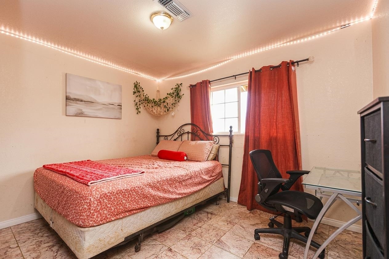 925 Kuhio Pl