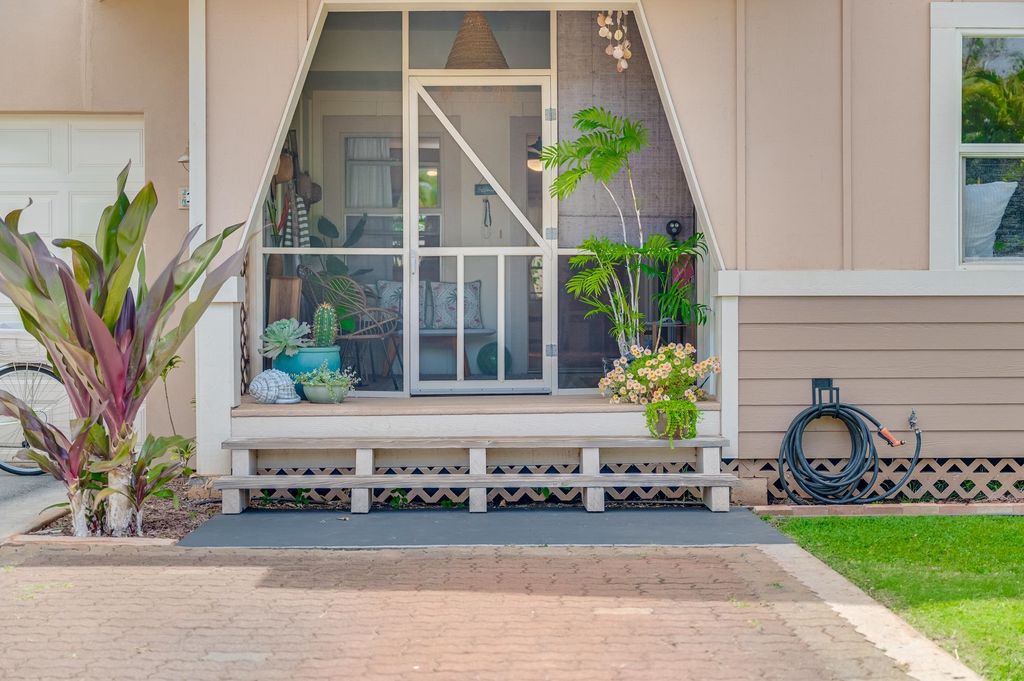 Photo of 19 Hoku Pl, Paia, HI 96779 (MLS # 406054)