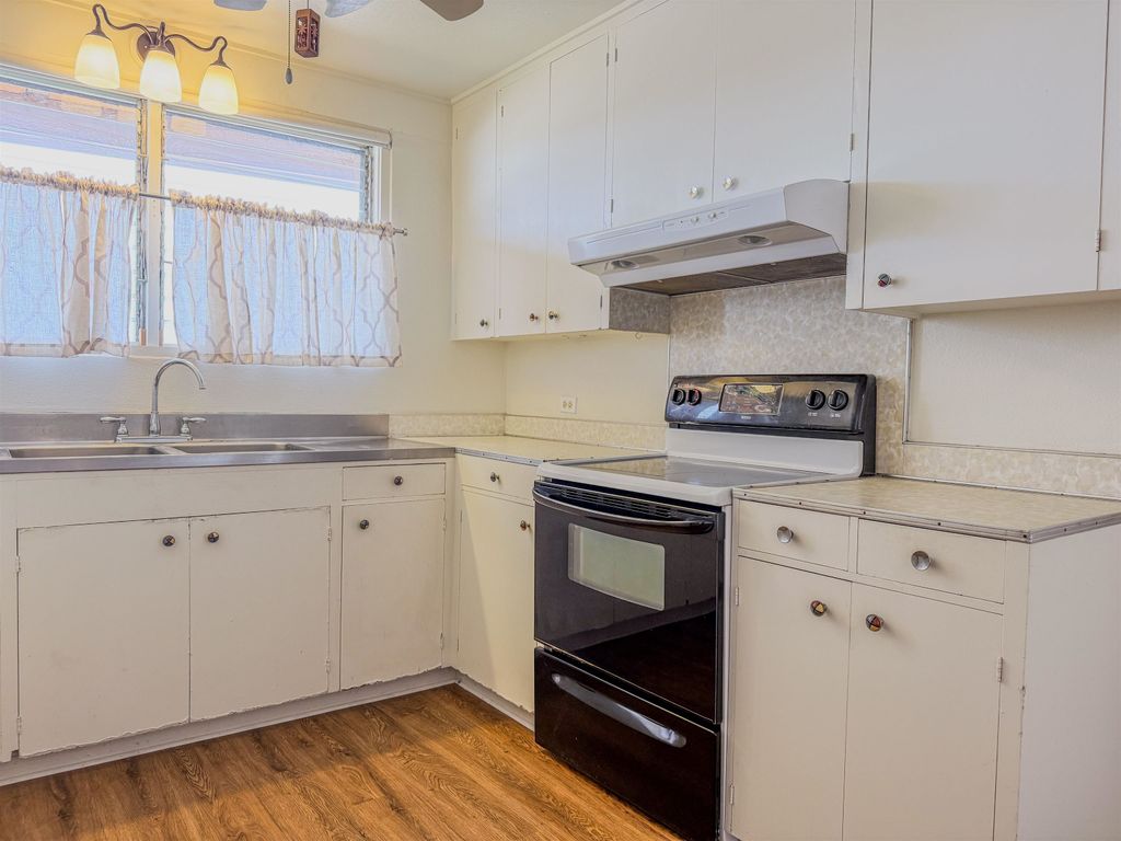 Photo of 588 Pohaku St, Kahului, HI 96732 (MLS # 407665)