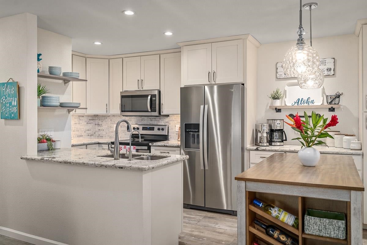 140 Uwapo Rd 58-204