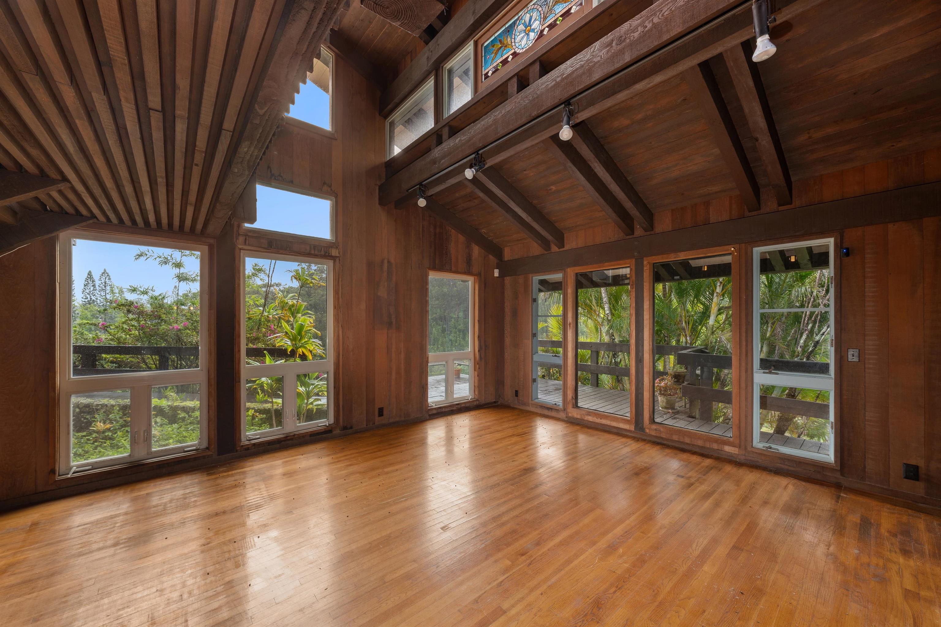 311 Awalau Rd