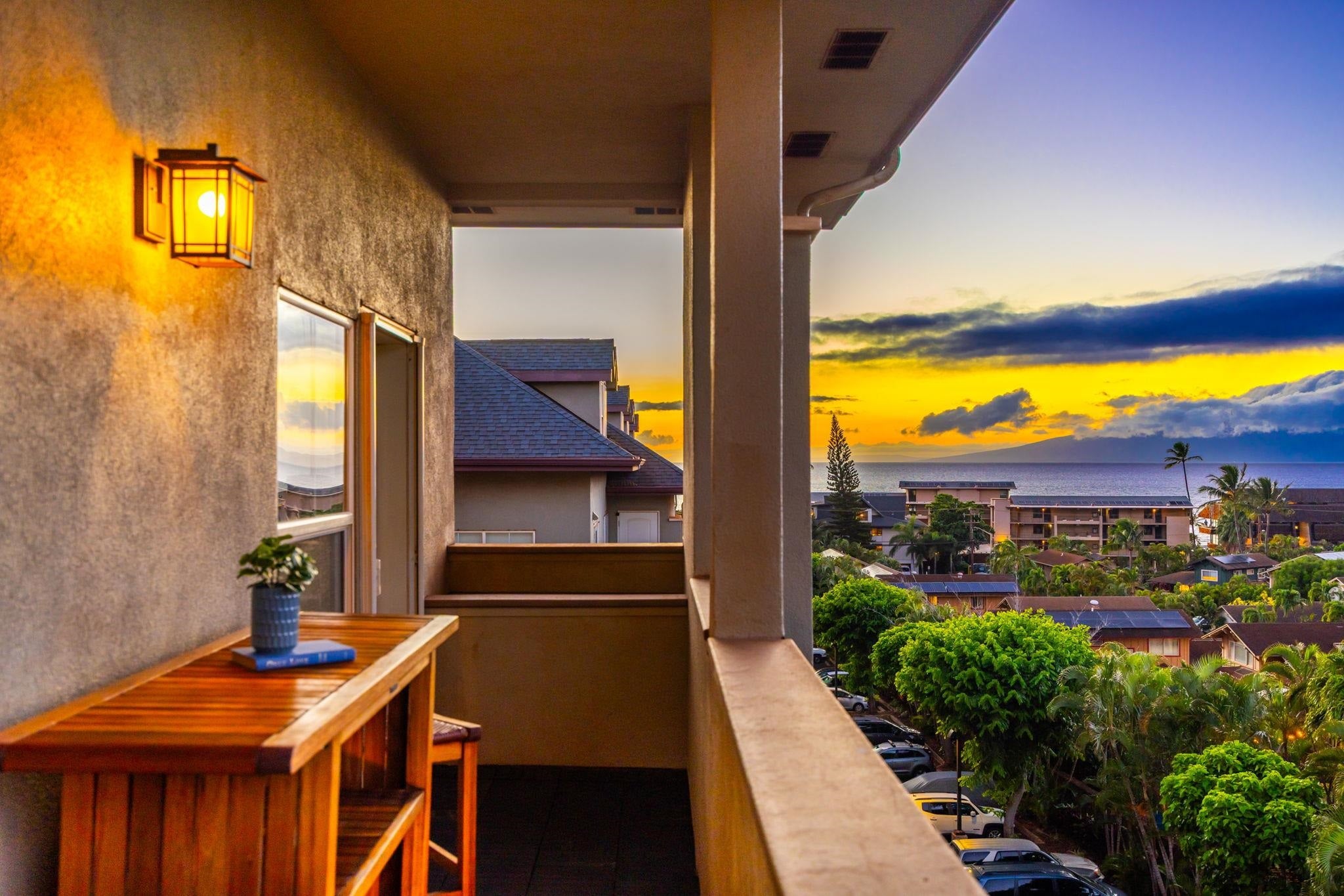 3710 Lower Honoapiilani Rd F40
