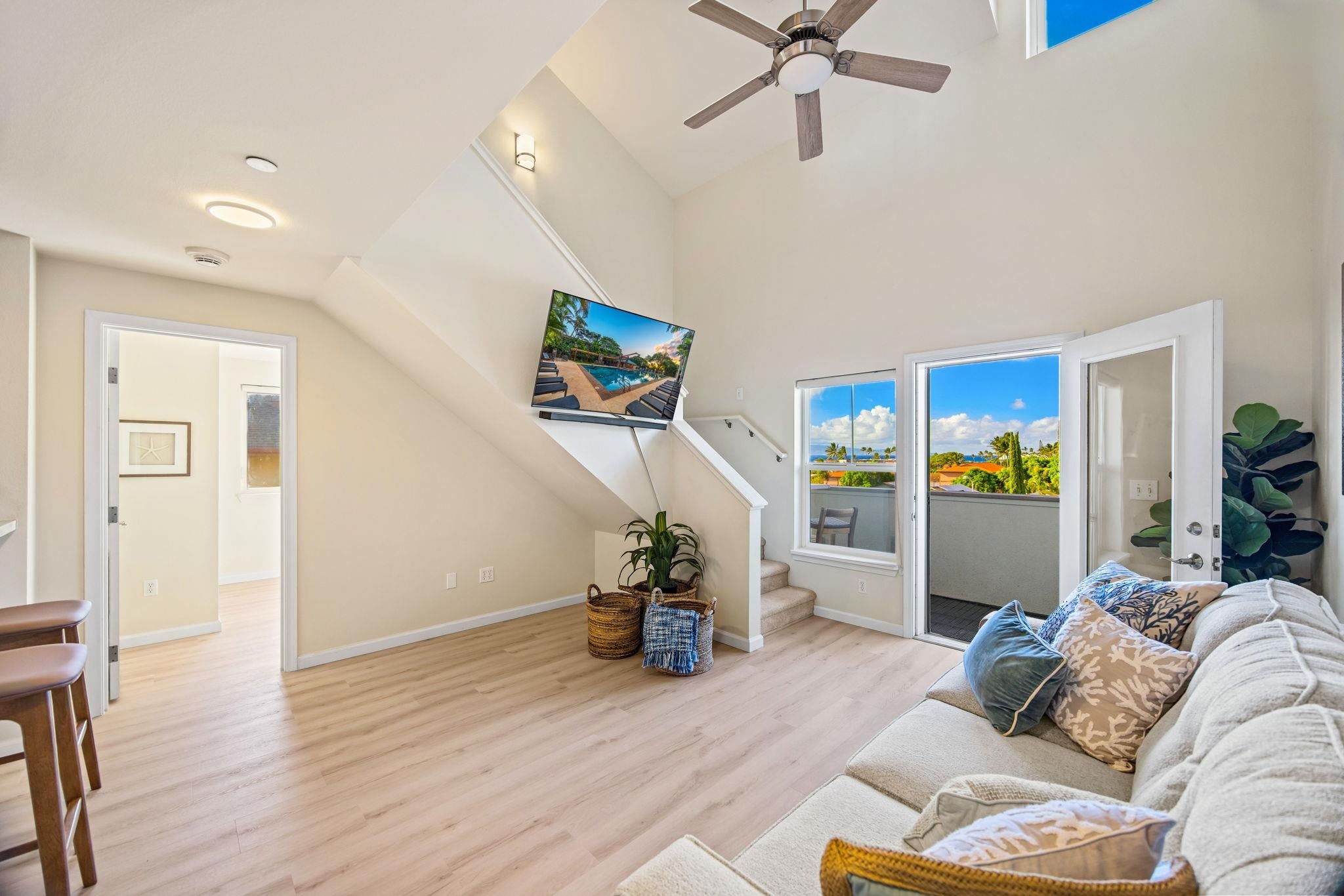 3710 Lower Honoapiilani Rd F40