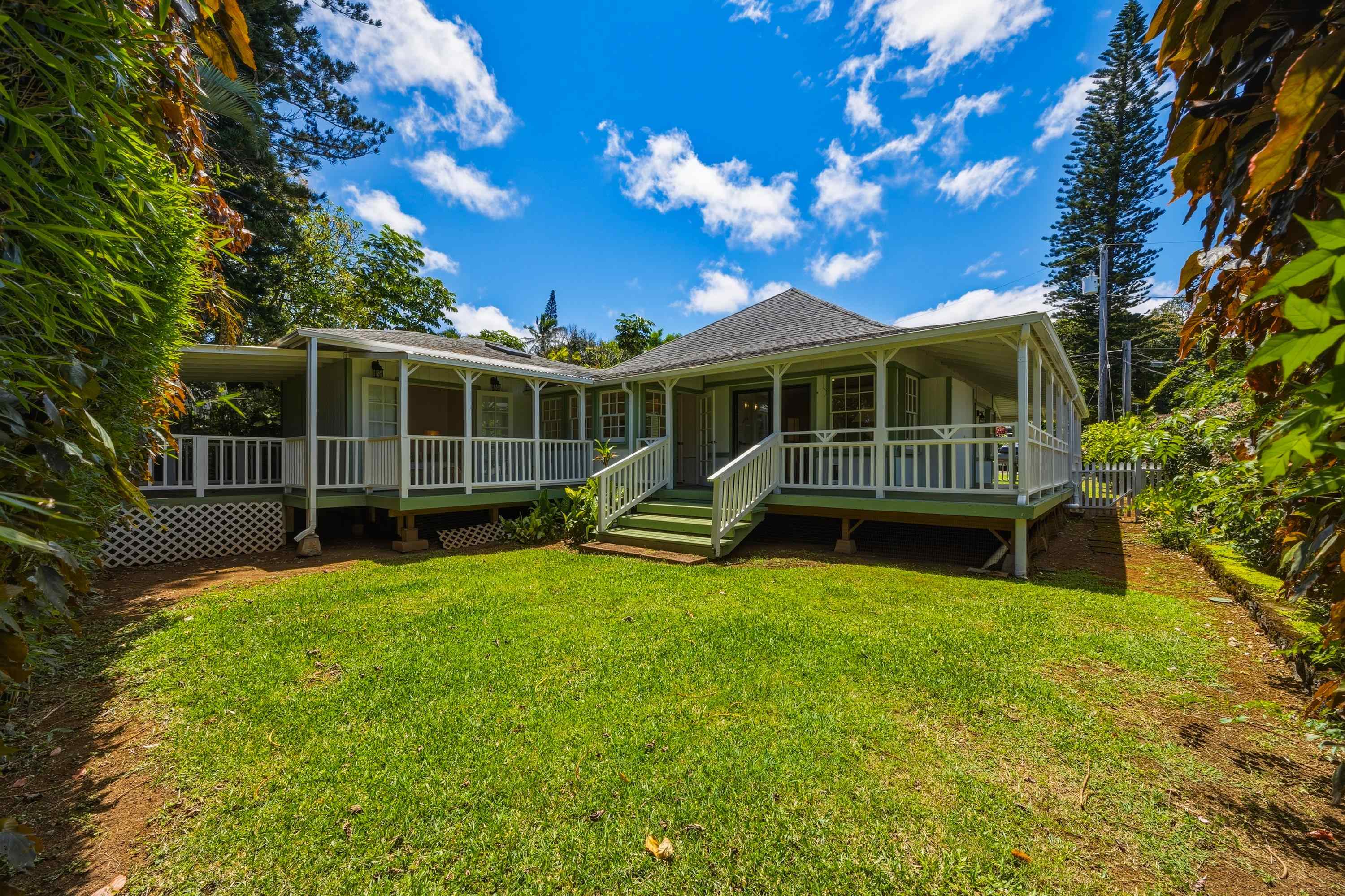 3217 Luahine Pl
