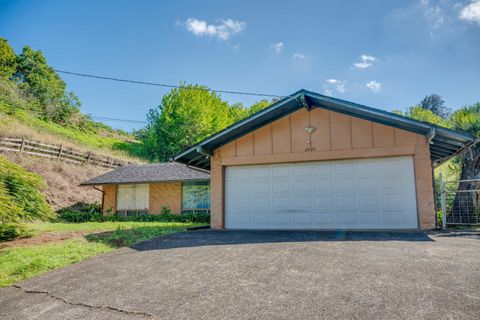 2475 Kaupakalua Rd Haiku HI 96708