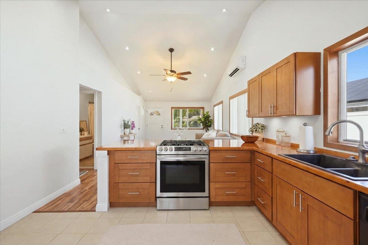 812 Mahealani Pl
