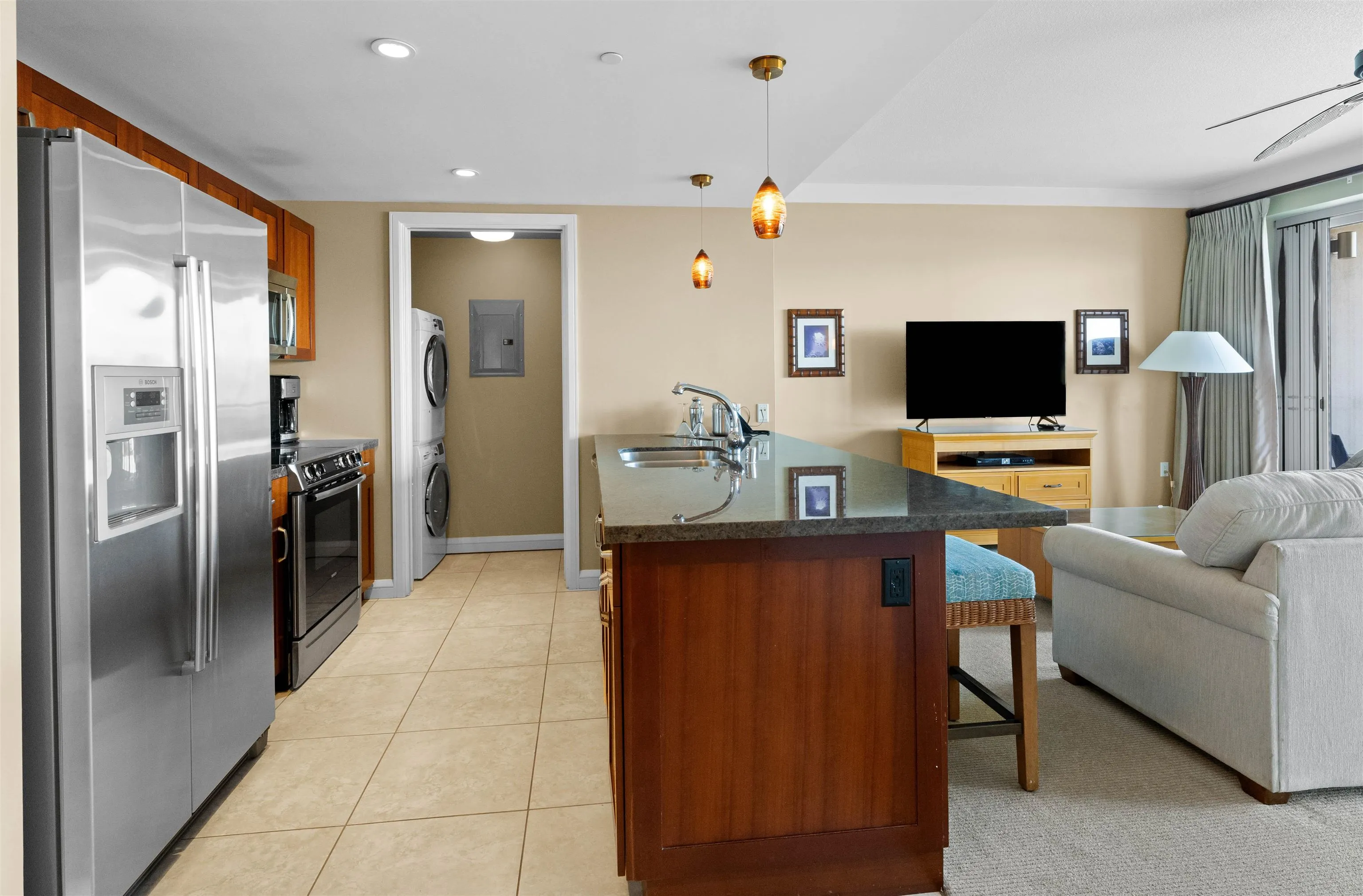 Lahaina, Hawaii 96761, United States, 1 Bedroom Bedrooms, ,1 BathroomBathrooms,Residential,Active,99313