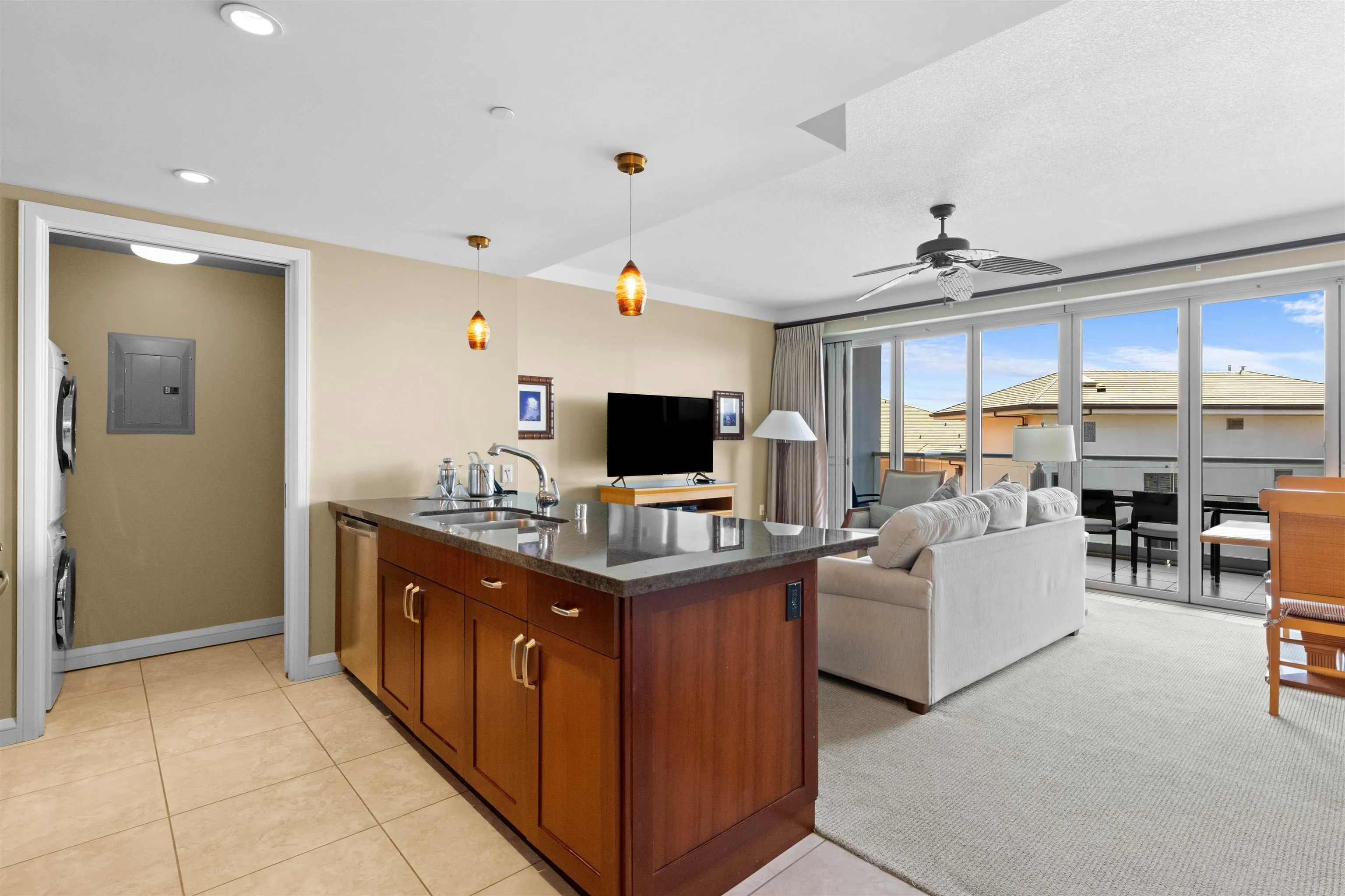 Lahaina, Hawaii 96761, United States, 1 Bedroom Bedrooms, ,1 BathroomBathrooms,Residential,Active,99313