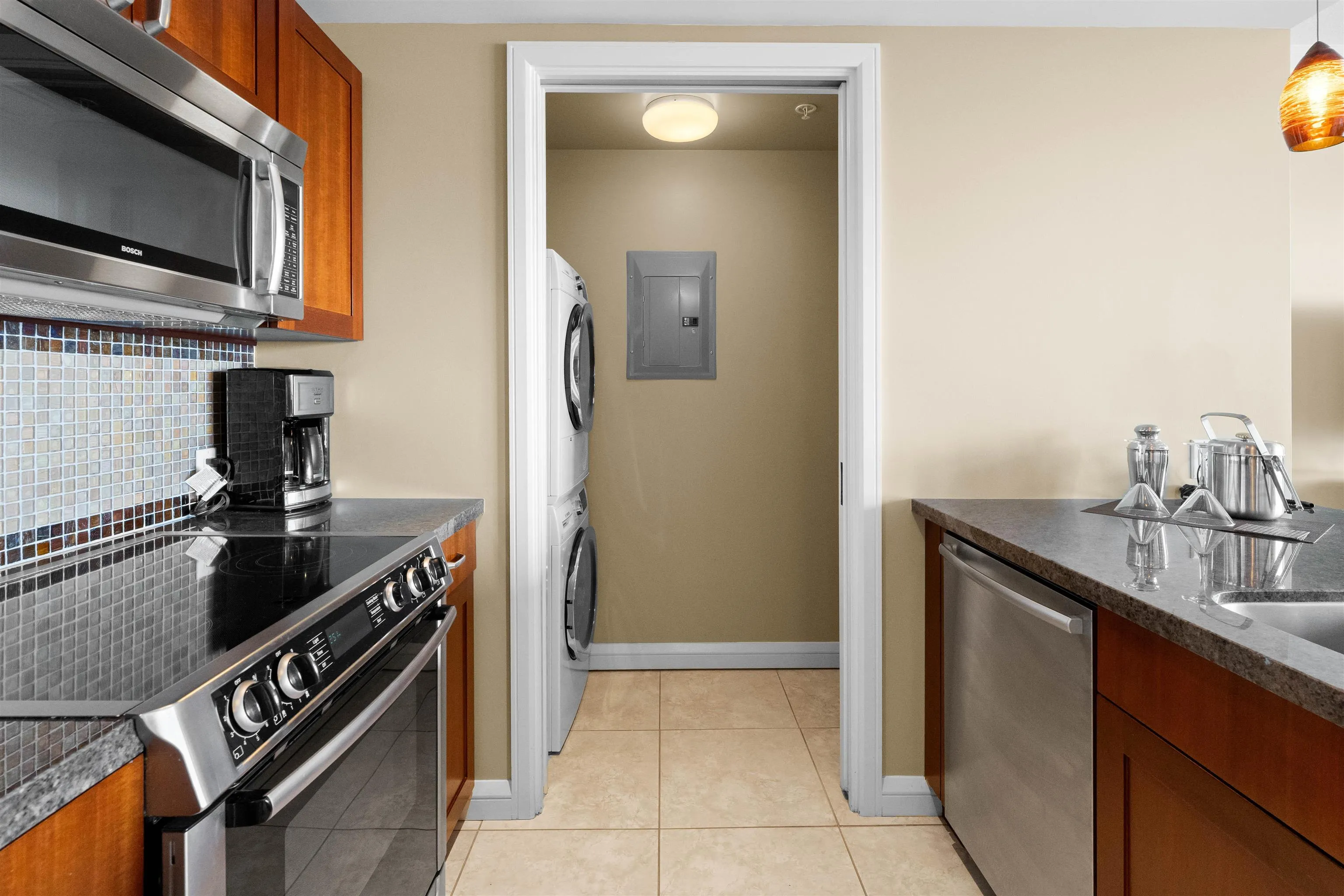 Lahaina, Hawaii 96761, United States, 1 Bedroom Bedrooms, ,1 BathroomBathrooms,Residential,Active,99313