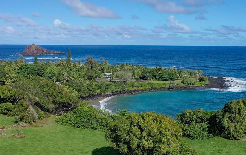 Photo of 495 Haneoo Rd, Hana, HI 96713 (MLS # 406997)