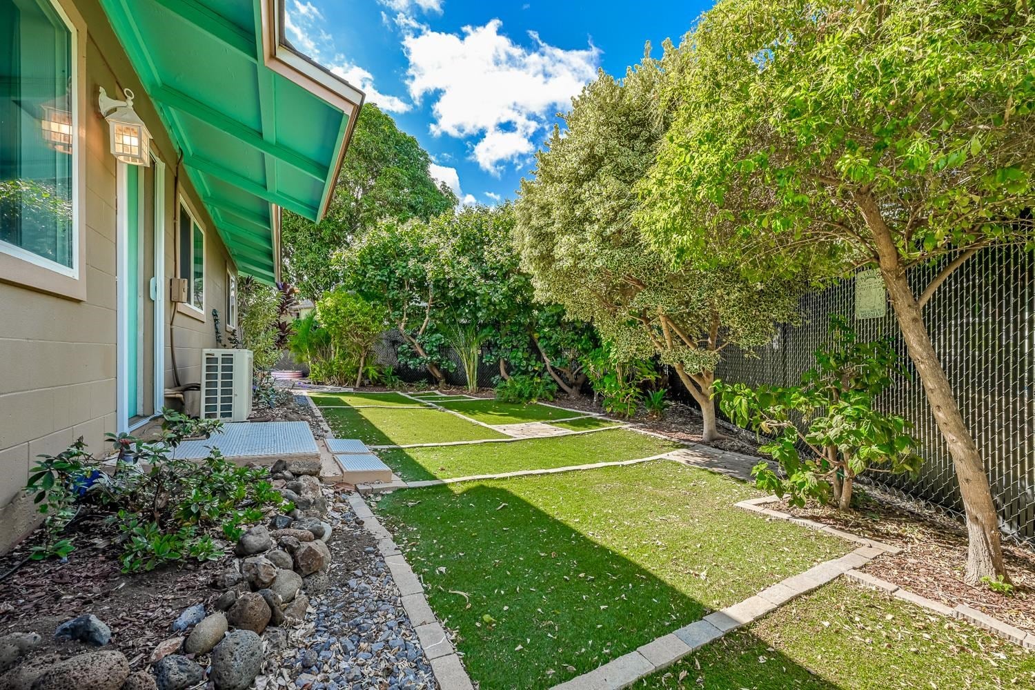 321 Kenolio Rd