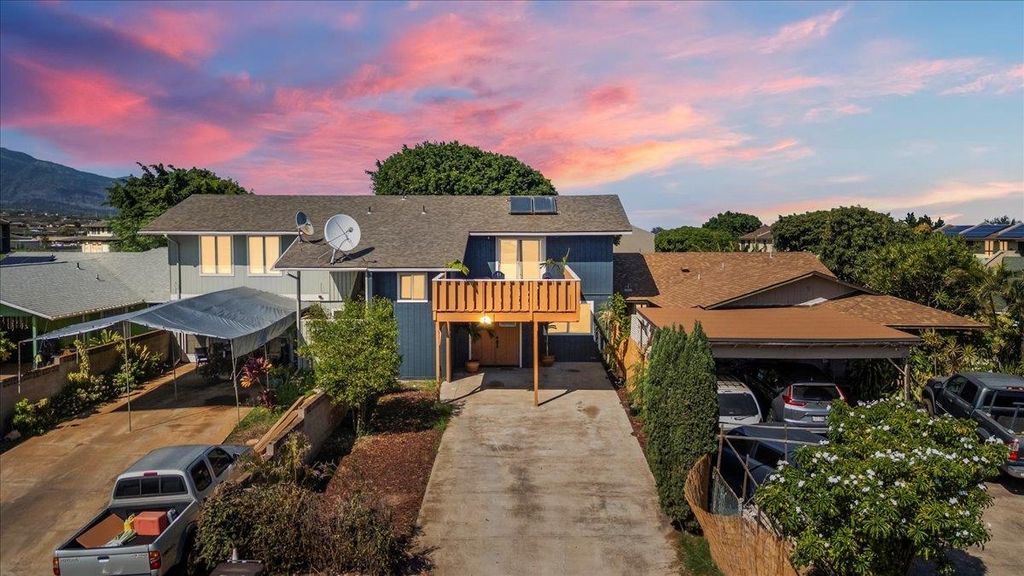 Photo of 180 Hoomoku St, Kahului, HI 96732 (MLS # 407981)