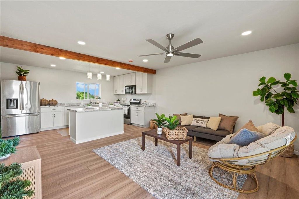 Photo of 180 Hoomoku St, Kahului, HI 96732 (MLS # 407981)