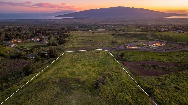 221 KALELEMUKU PL, KULA, HI 96790 - Image a8dfc2dca2f4bb0626f0a560d3674699/2198233206