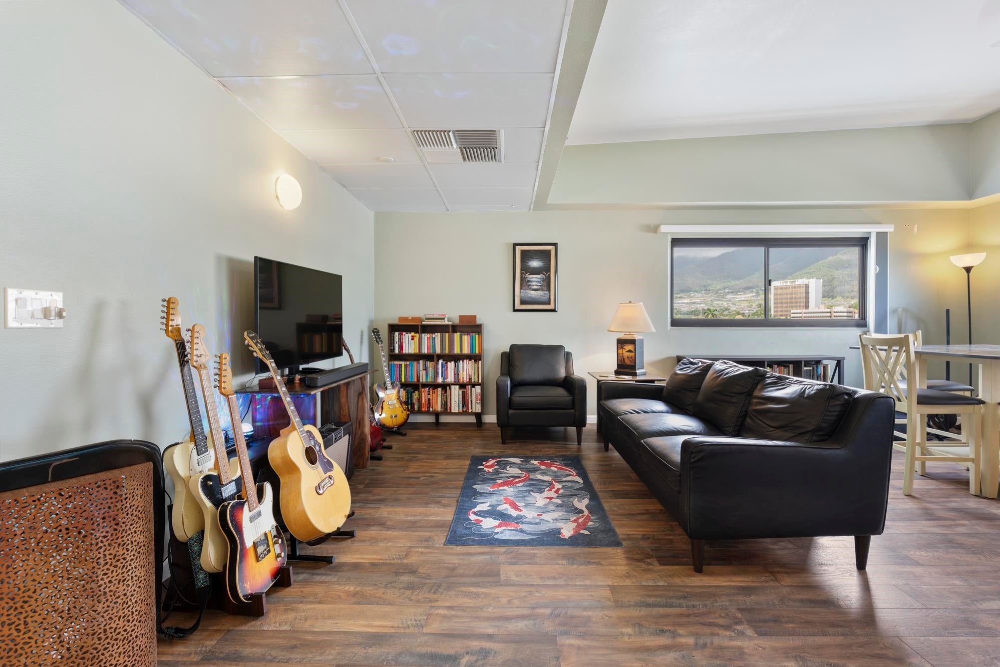 1885 Main St 607