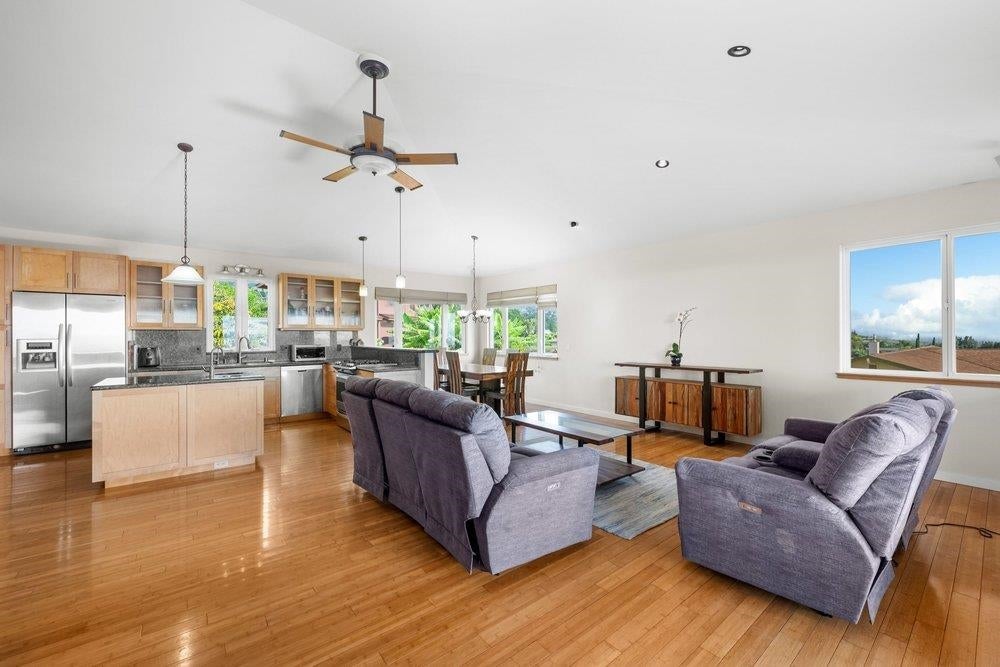 56 Lopaka Pl