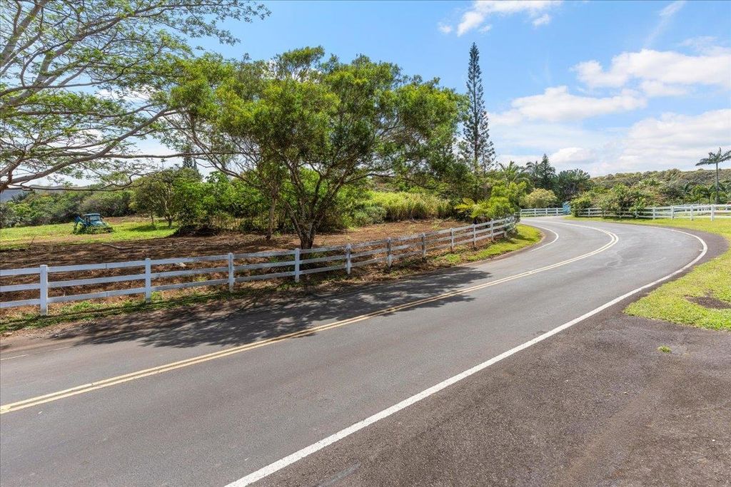 Photo of 27 Hulumanu Pl #Lot 35, Wailuku, HI 96793 (MLS # 406295)