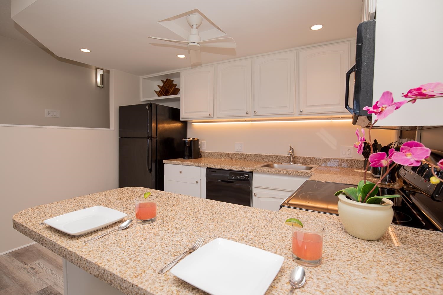 3875 Lower Honoapiilani Rd A207