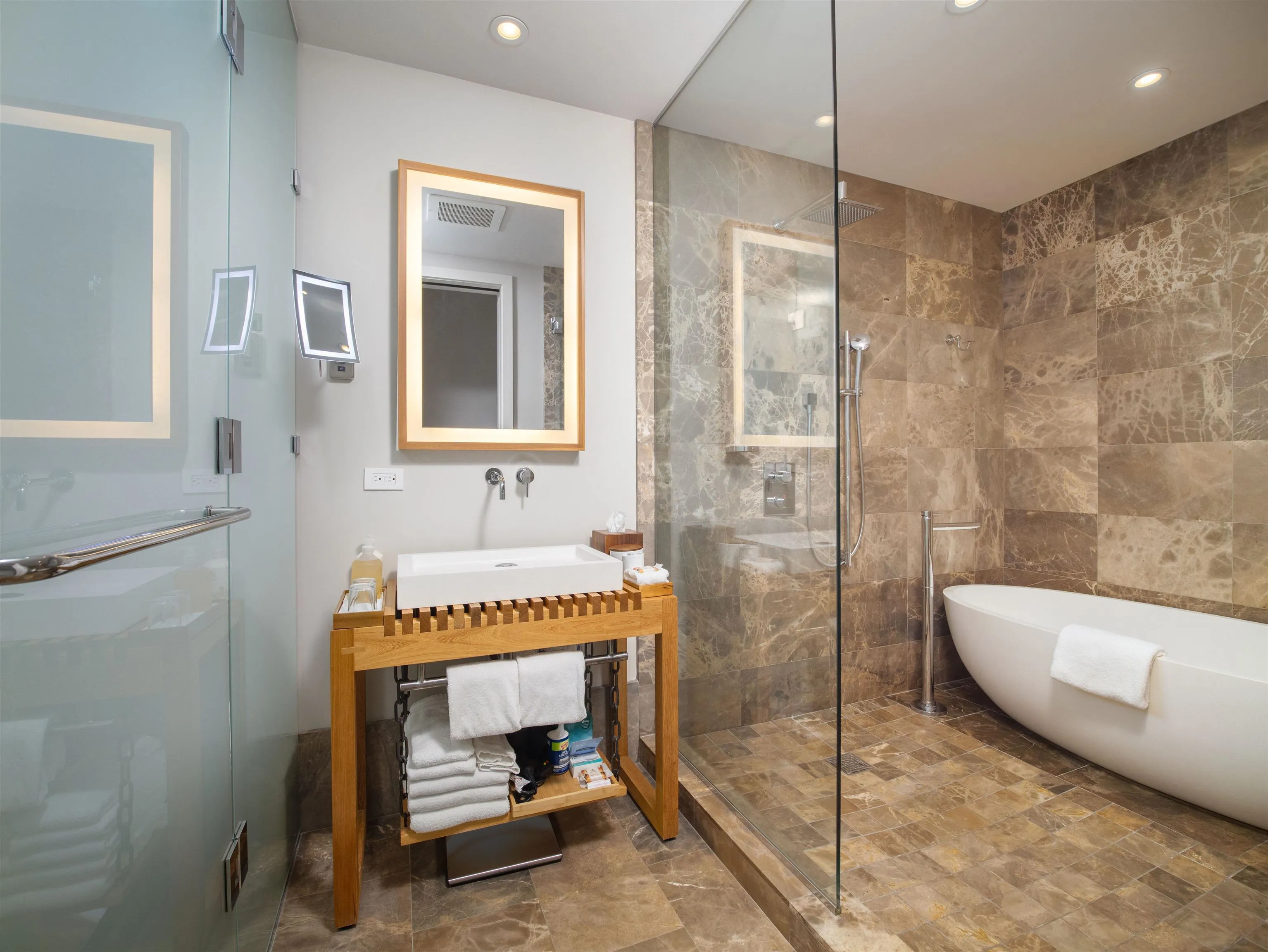 Kihei, Hawaii 96753, United States, 3 Bedrooms Bedrooms, ,4 BathroomsBathrooms,Residential,Active,240424