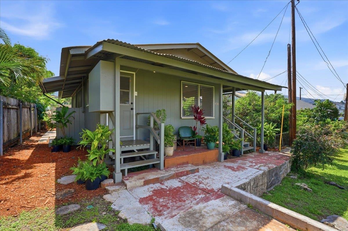 2301 W Vineyard St C