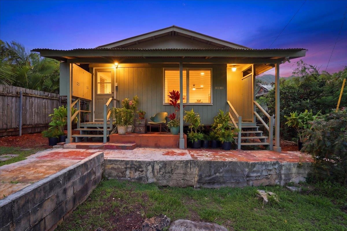 2301 W Vineyard St C