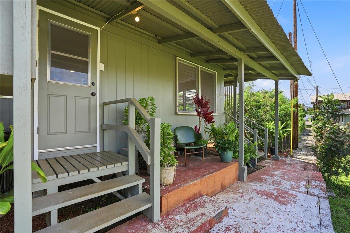 2301 W Vineyard St C