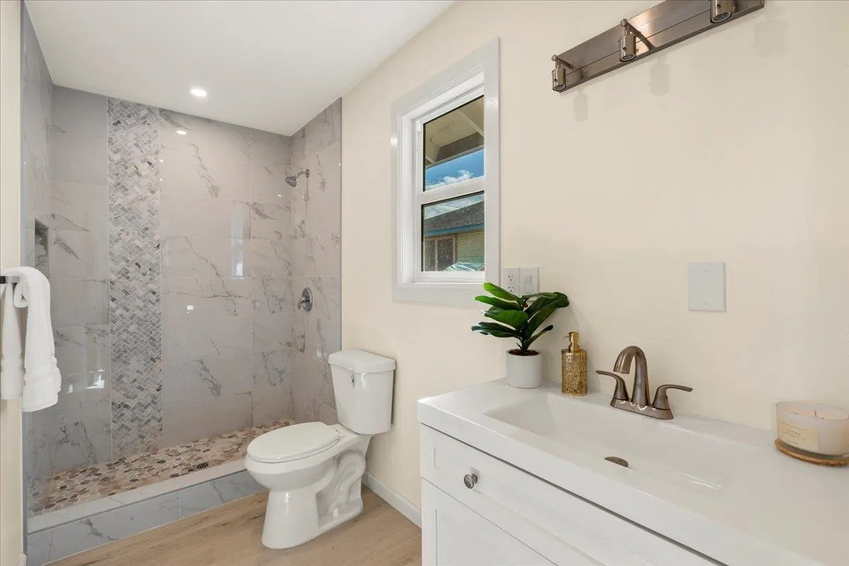 Wailuku, Hawaii 96793, United States, 3 Bedrooms Bedrooms, ,2 BathroomsBathrooms,Residential,Active,250997