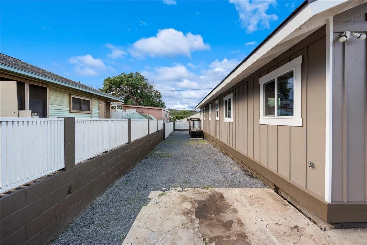 Wailuku, Hawaii 96793, United States, 3 Bedrooms Bedrooms, ,2 BathroomsBathrooms,Residential,Active,250997